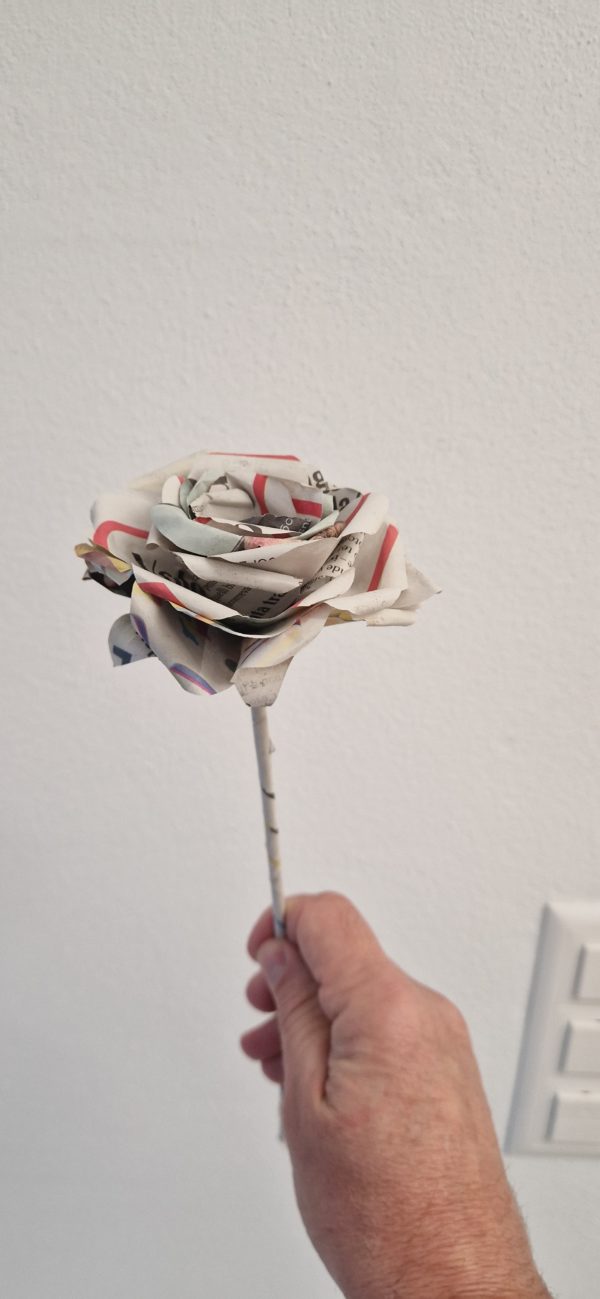 Rosa di carta blu - immagine 2